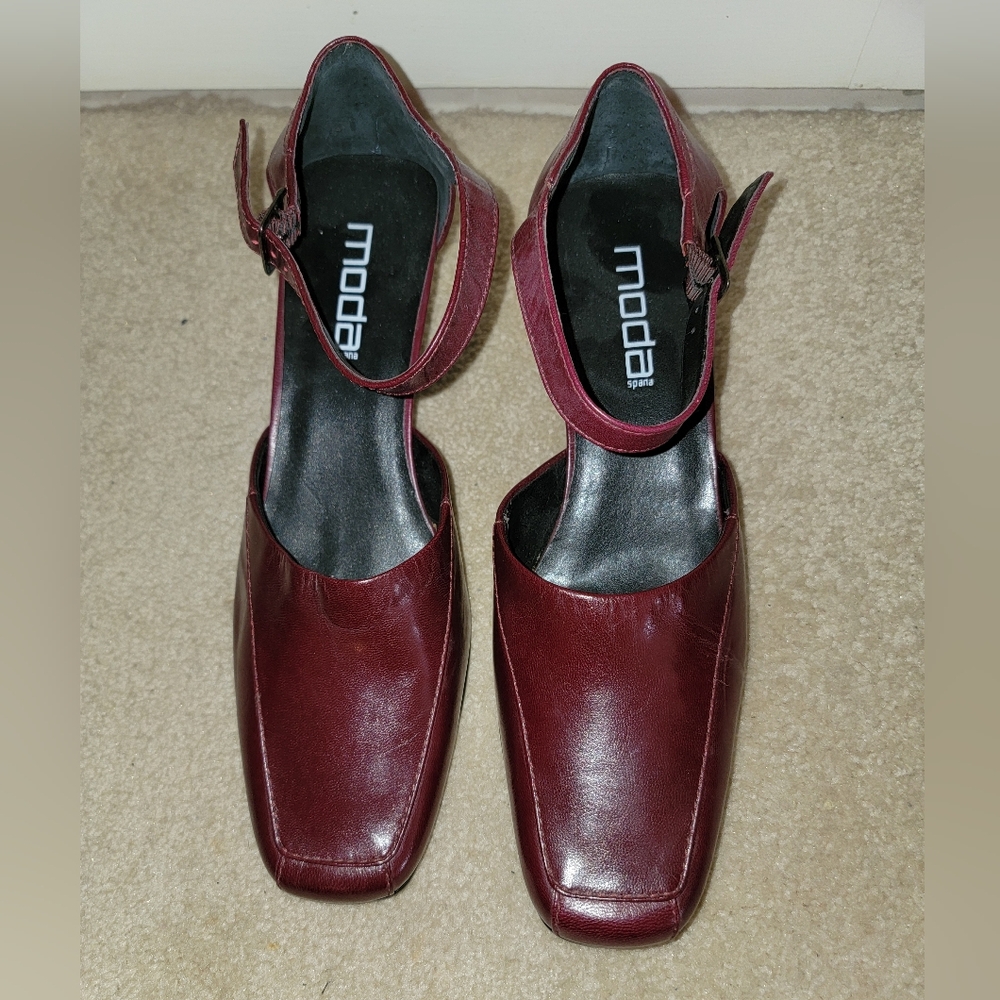 Moda Women's Burgundy Heels Size 10W Great Used Condition
